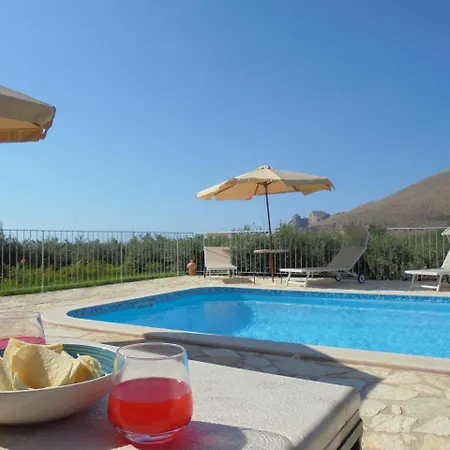 Casa vacanze Baglio Poma Castelluzzo